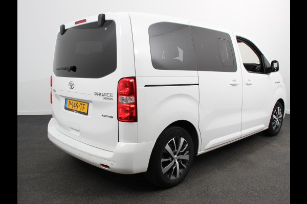 Toyota PROACE Electric Verso Luxury L2 8persoons PERSONENBUS 8p SOH 89% Navigatie Parkeersensoren Cruise Control Stoelverwarming Climate Control LM Velgen