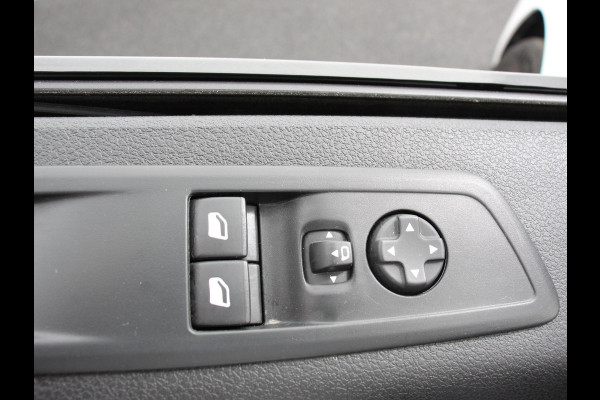 Toyota PROACE Electric Verso Luxury L2 8persoons PERSONENBUS 8p SOH 89% Navigatie Parkeersensoren Cruise Control Stoelverwarming Climate Control LM Velgen