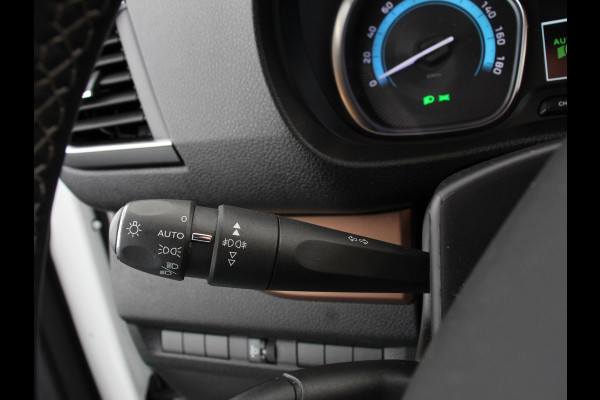 Toyota PROACE Electric Verso Luxury L2 8persoons PERSONENBUS 8p SOH 89% Navigatie Parkeersensoren Cruise Control Stoelverwarming Climate Control LM Velgen