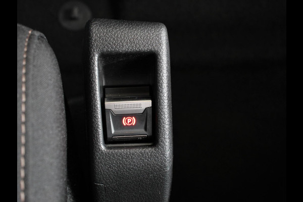 Toyota PROACE Electric Verso Luxury L2 8persoons PERSONENBUS 8p SOH 89% Navigatie Parkeersensoren Cruise Control Stoelverwarming Climate Control LM Velgen