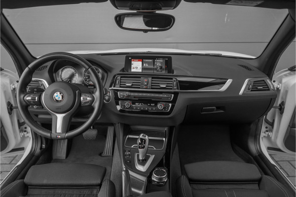 BMW 1-serie 118i Sport Line Edition M-Stuur Navi Pro Camera 34.000 KM