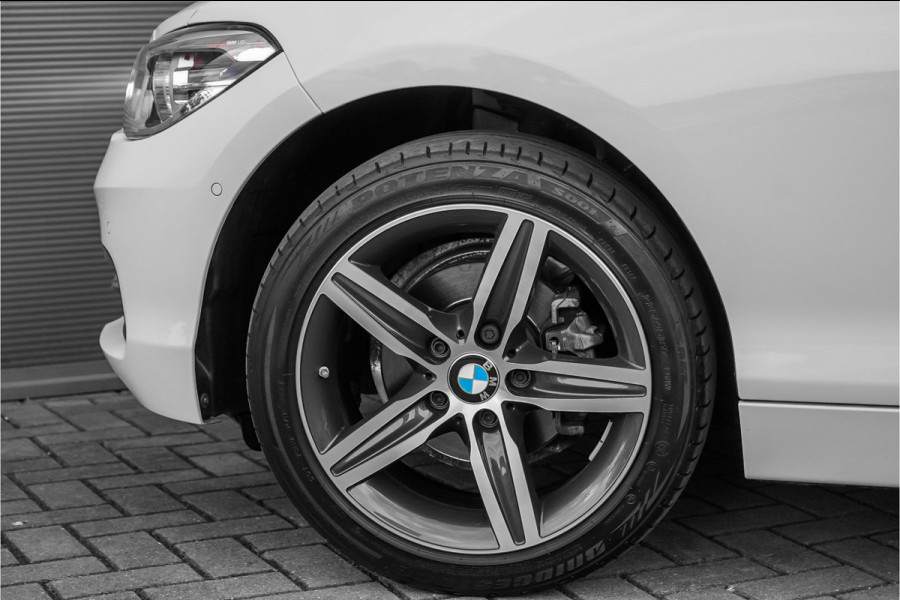 BMW 1-serie 118i Sport Line Edition M-Stuur Navi Pro Camera 34.000 KM