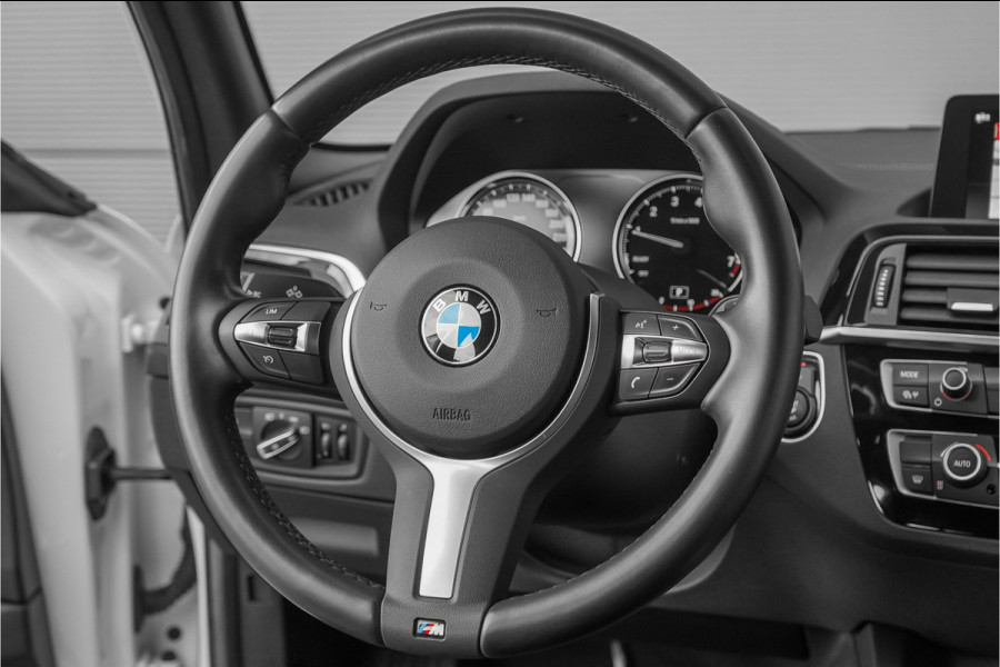 BMW 1-serie 118i Sport Line Edition M-Stuur Navi Pro Camera 34.000 KM