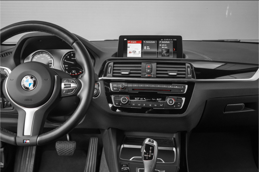 BMW 1-serie 118i Sport Line Edition M-Stuur Navi Pro Camera 34.000 KM