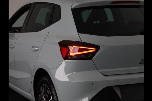 Seat Ibiza Style Business Connect 1.0 EcoTSI 95 pk | Oniric Grey Metallic | Velgen 'Design Machined' | Safe & Driving Pack M | Apple Carplay | Sensoren V+A | Achteruitrij camera