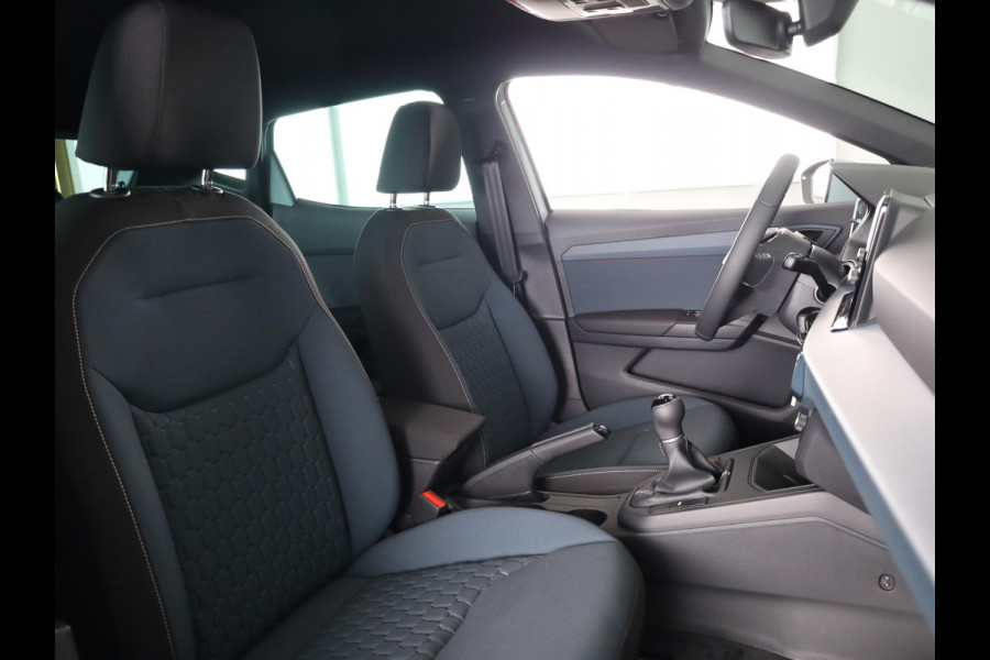 Seat Ibiza Style Business Connect 1.0 EcoTSI 95 pk | Oniric Grey Metallic | Velgen 'Design Machined' | Safe & Driving Pack M | Apple Carplay | Sensoren V+A | Achteruitrij camera