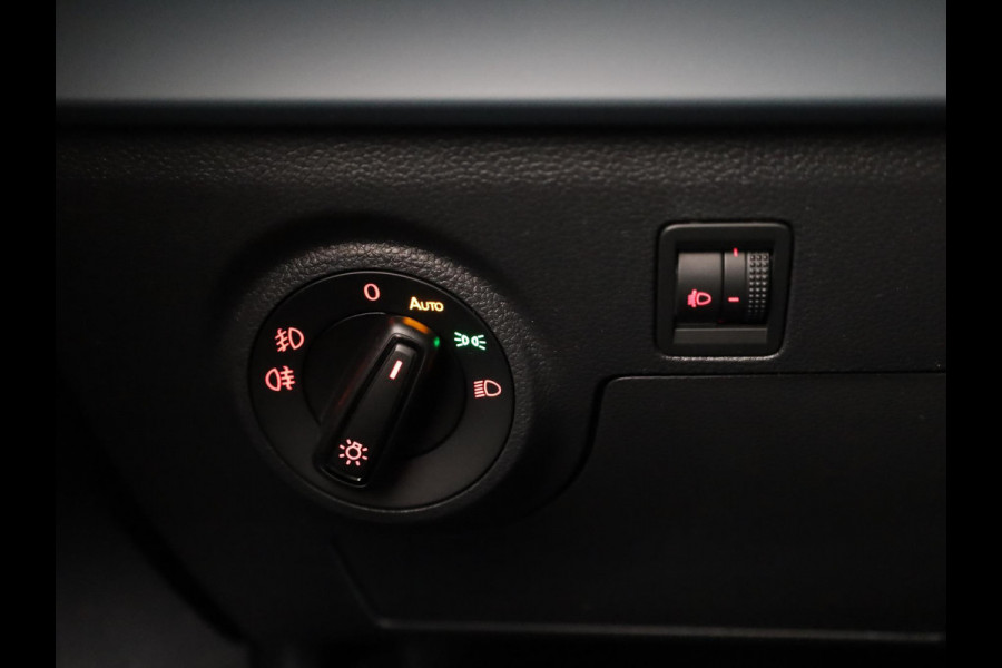 Seat Ibiza Style Business Connect 1.0 EcoTSI 95 pk | Oniric Grey Metallic | Velgen 'Design Machined' | Safe & Driving Pack M | Apple Carplay | Sensoren V+A | Achteruitrij camera