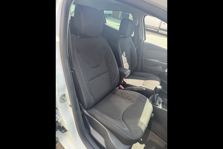 Renault Clio 0.9 TCe Limited - Navigatie I Airco I LED I PDC I Sport velgen I 68.000 KM - Dealer onderhouden