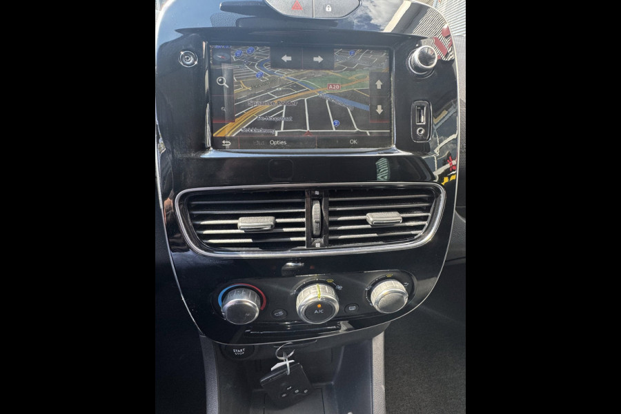 Renault Clio 0.9 TCe Limited - Navigatie I Airco I LED I PDC I Sport velgen I 68.000 KM - Dealer onderhouden