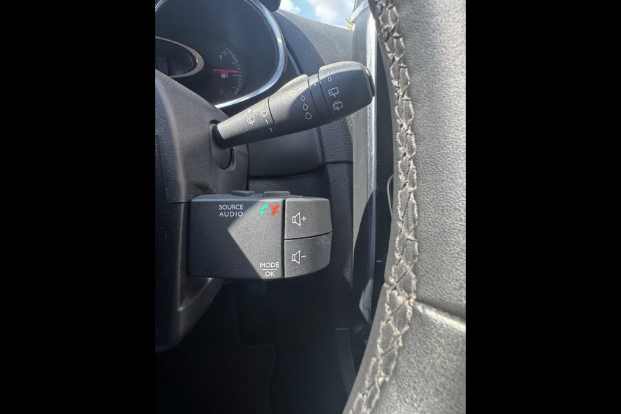 Renault Clio 0.9 TCe Limited - Navigatie I Airco I LED I PDC I Sport velgen I 68.000 KM - Dealer onderhouden