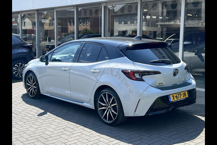 Toyota Corolla 1.8 Hybrid GR Sport | Eerste eigenaar, Parkeersensoren, Stoelverwarming, 18inch, Dynamic Grey, Nieuwe multimedia