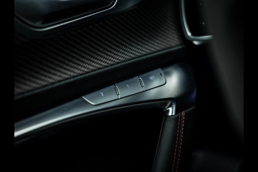 Audi RS6 Avant TFSI quattro | Keramisch | B/O | Pano | Rode Stiksels |