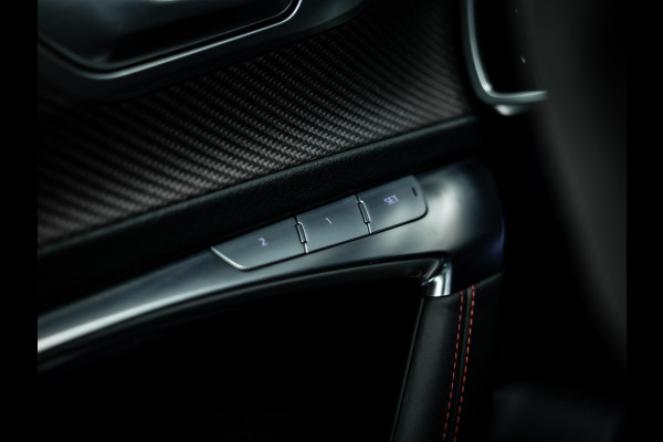Audi RS6 Avant TFSI quattro | Keramisch | B/O | Pano | Rode Stiksels |