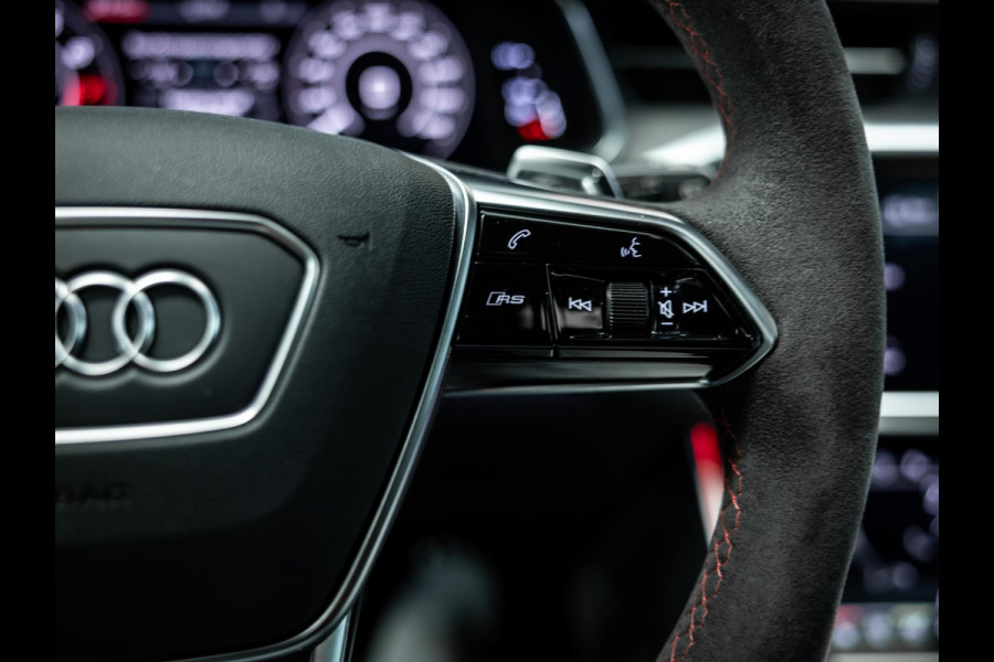 Audi RS6 Avant TFSI quattro | Keramisch | B/O | Pano | Rode Stiksels |