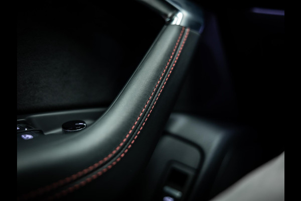 Audi RS6 Avant TFSI quattro | Keramisch | B/O | Pano | Rode Stiksels |