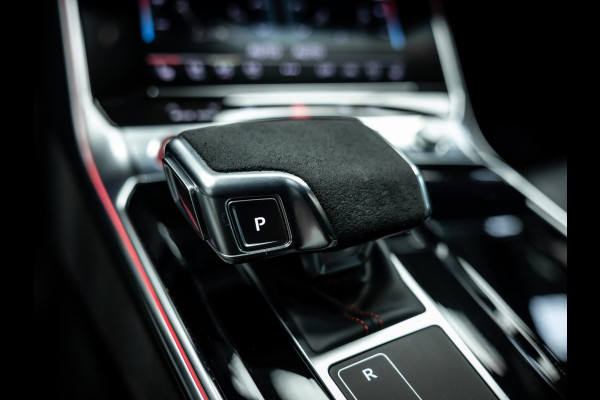 Audi RS6 Avant TFSI quattro | Keramisch | B/O | Pano | Rode Stiksels |