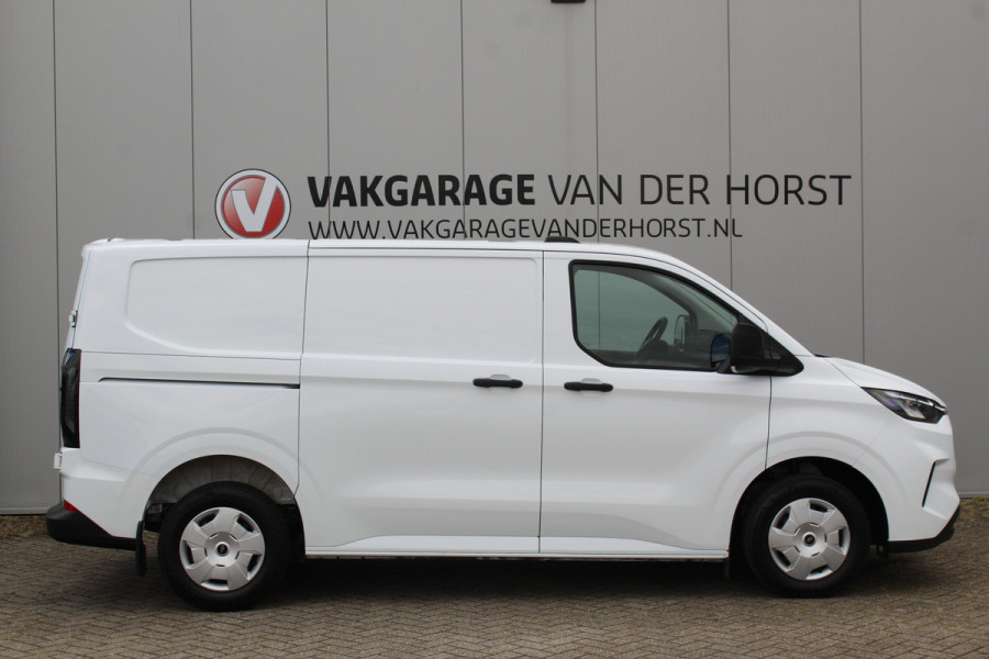 Ford Transit Custom 320 2.0-136 pk TDCI L1H1 Trend. Fabrieksgarantie t/m 15-09-2028 ! Camera, Cruise Control, Climate Control, Winter Pakket, Laadruimte bekleed.