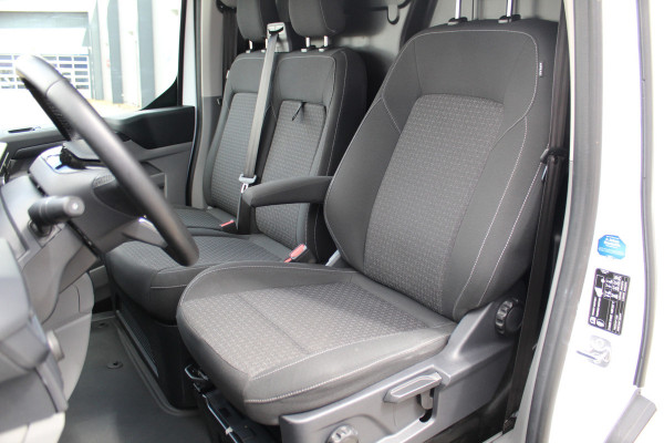 Ford Transit Custom 320 2.0-136 pk TDCI L1H1 Trend. Fabrieksgarantie t/m 15-09-2028 ! Camera, Cruise Control, Climate Control, Winter Pakket, Laadruimte bekleed.