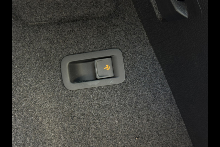 Škoda Karoq 1.5 TSI ACT Business Edition Plus | Navi, Camera, El. Trekhaak, Stoel+Stuurverw., El. A.klep, Carplay/Android, ACC |