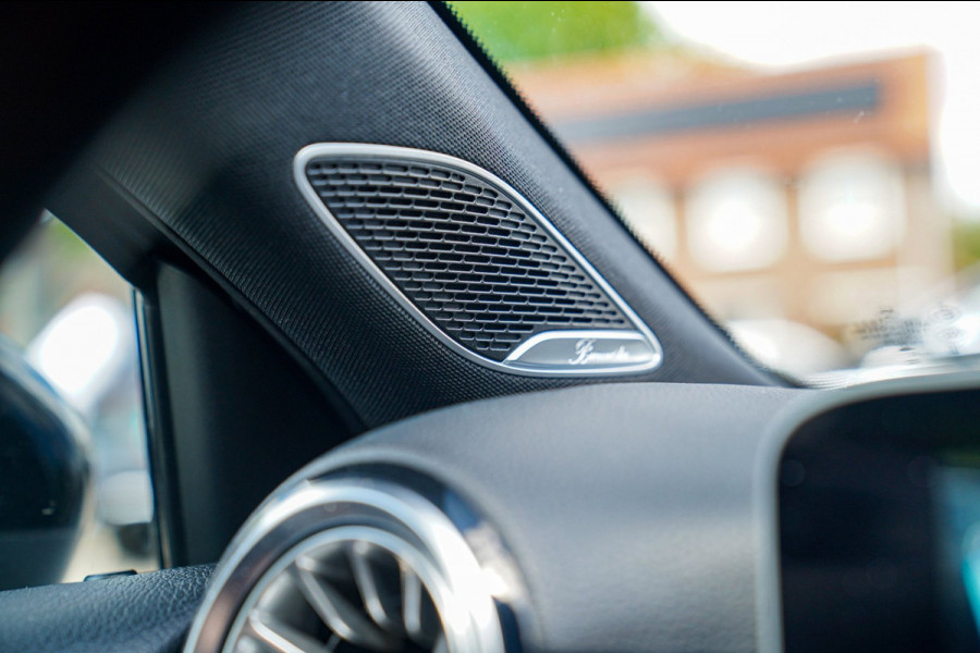 Mercedes-Benz A-Klasse AMG 35 4MATIC Edition 1 | Head Up Display | Burmester | Sterrenhemel | Memory | 360 Camera | Massage
