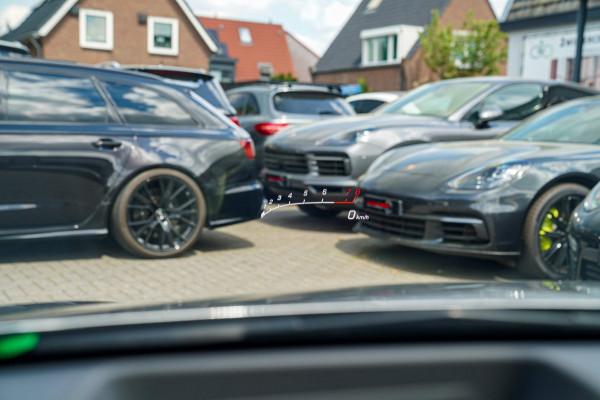 Mercedes-Benz A-Klasse AMG 35 4MATIC Edition 1 | Head Up Display | Burmester | Sterrenhemel | Memory | 360 Camera | Massage