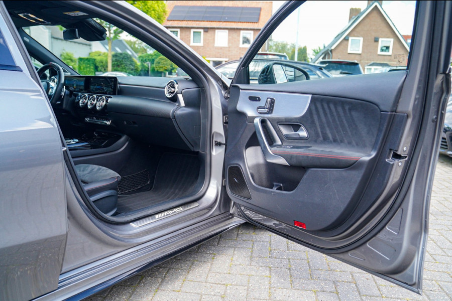 Mercedes-Benz A-Klasse AMG 35 4MATIC Edition 1 | Head Up Display | Burmester | Sterrenhemel | Memory | 360 Camera | Massage