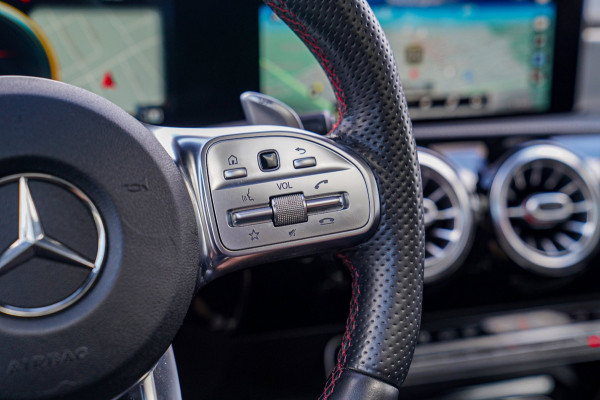 Mercedes-Benz A-Klasse AMG 35 4MATIC Edition 1 | Head Up Display | Burmester | Sterrenhemel | Memory | 360 Camera | Massage