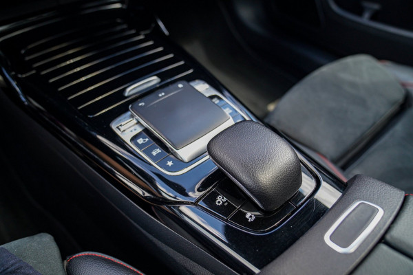 Mercedes-Benz A-Klasse AMG 35 4MATIC Edition 1 | Head Up Display | Burmester | Sterrenhemel | Memory | 360 Camera | Massage