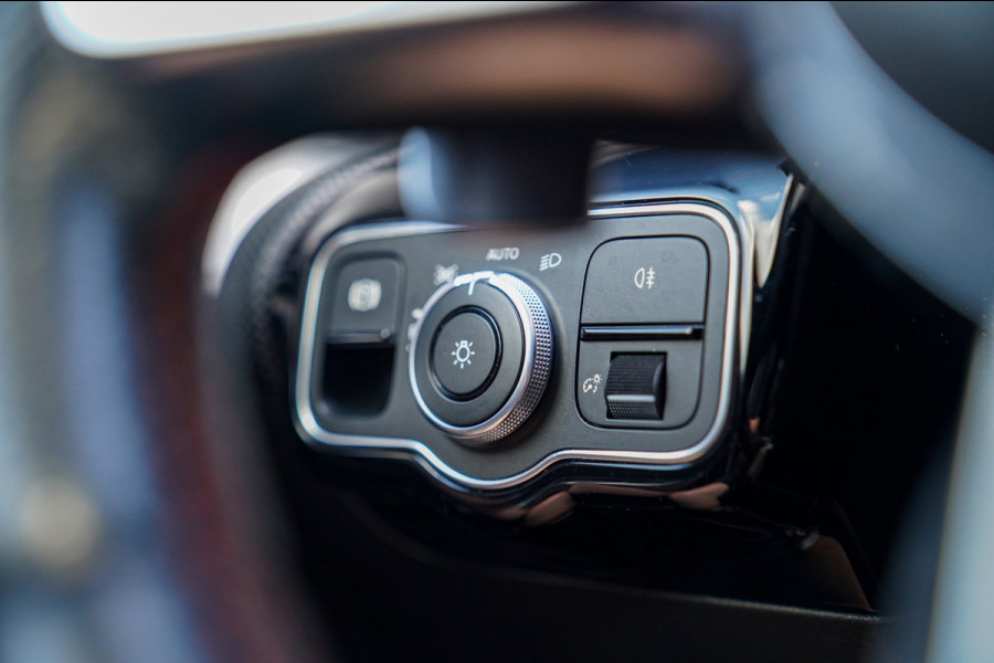 Mercedes-Benz A-Klasse AMG 35 4MATIC Edition 1 | Head Up Display | Burmester | Sterrenhemel | Memory | 360 Camera | Massage