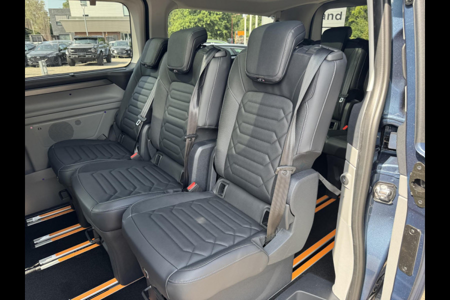 Ford Transit Custom Tourneo 340 2.5 PHEV L2H1 Titanium X 233pk | 16-weg elek. AGR-stoel | Handsfree elektrische dubbele zijschuifdeuren | Panoramadak | 15 B&O speaker | Inklapbare trekhaak | Verwarmbaar stuurwiel | Verwarmbare en elektrisch verstelbare stoelen tweede zitrij | Draadloos opladen