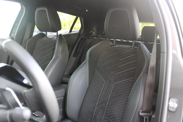 Peugeot 2008 1.2 Hybrid 145PK AUTOMAAT GT PACK | ELEKTRISCH BEDIENBARE BESTUURDERSSTOEL | NAVIGATIE | FULL LED KOPLAMPEN | DRAADLOZE APPLE CARPLAY/ANDROID AUTO | ADAPTIVE CRUISE CONTROL | CAMERA VOOR + ACHTER | CLIMATE CONTROL | LICHTMETALEN VELGEN 17" | KEYLESS ENTRY/START | DAB+ RADIO | ALCANTARA/LEDEREN BEKLEDING  | DODEHOEK DETECTIE | PARKEERSENSOREN VOOR + ACHTER | STOEL VERWARMING | DRAADLOZE TELEFOONLADER |