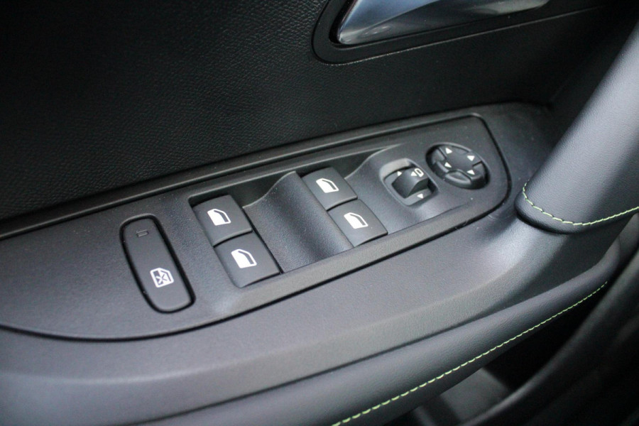 Peugeot 2008 1.2 Hybrid 145PK AUTOMAAT GT PACK | ELEKTRISCH BEDIENBARE BESTUURDERSSTOEL | NAVIGATIE | FULL LED KOPLAMPEN | DRAADLOZE APPLE CARPLAY/ANDROID AUTO | ADAPTIVE CRUISE CONTROL | CAMERA VOOR + ACHTER | CLIMATE CONTROL | LICHTMETALEN VELGEN 17" | KEYLESS ENTRY/START | DAB+ RADIO | ALCANTARA/LEDEREN BEKLEDING  | DODEHOEK DETECTIE | PARKEERSENSOREN VOOR + ACHTER | STOEL VERWARMING | DRAADLOZE TELEFOONLADER |