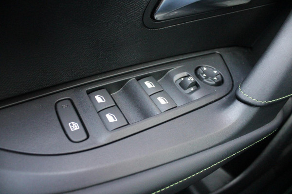 Peugeot 2008 1.2 Hybrid 145PK AUTOMAAT GT PACK | ELEKTRISCH BEDIENBARE BESTUURDERSSTOEL | NAVIGATIE | FULL LED KOPLAMPEN | DRAADLOZE APPLE CARPLAY/ANDROID AUTO | ADAPTIVE CRUISE CONTROL | CAMERA VOOR + ACHTER | CLIMATE CONTROL | LICHTMETALEN VELGEN 17" | KEYLESS ENTRY/START | DAB+ RADIO | ALCANTARA/LEDEREN BEKLEDING  | DODEHOEK DETECTIE | PARKEERSENSOREN VOOR + ACHTER | STOEL VERWARMING | DRAADLOZE TELEFOONLADER |