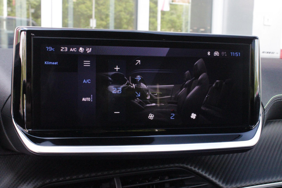 Peugeot 2008 1.2 Hybrid 145PK AUTOMAAT GT PACK | ELEKTRISCH BEDIENBARE BESTUURDERSSTOEL | NAVIGATIE | FULL LED KOPLAMPEN | DRAADLOZE APPLE CARPLAY/ANDROID AUTO | ADAPTIVE CRUISE CONTROL | CAMERA VOOR + ACHTER | CLIMATE CONTROL | LICHTMETALEN VELGEN 17" | KEYLESS ENTRY/START | DAB+ RADIO | ALCANTARA/LEDEREN BEKLEDING  | DODEHOEK DETECTIE | PARKEERSENSOREN VOOR + ACHTER | STOEL VERWARMING | DRAADLOZE TELEFOONLADER |