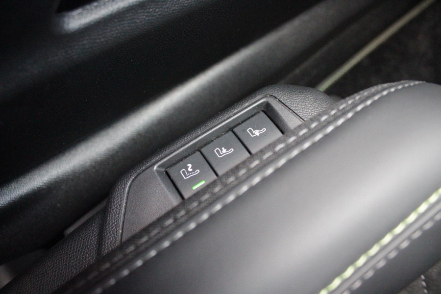 Peugeot 2008 1.2 Hybrid 145PK AUTOMAAT GT PACK | ELEKTRISCH BEDIENBARE BESTUURDERSSTOEL | NAVIGATIE | FULL LED KOPLAMPEN | DRAADLOZE APPLE CARPLAY/ANDROID AUTO | ADAPTIVE CRUISE CONTROL | CAMERA VOOR + ACHTER | CLIMATE CONTROL | LICHTMETALEN VELGEN 17" | KEYLESS ENTRY/START | DAB+ RADIO | ALCANTARA/LEDEREN BEKLEDING  | DODEHOEK DETECTIE | PARKEERSENSOREN VOOR + ACHTER | STOEL VERWARMING | DRAADLOZE TELEFOONLADER |