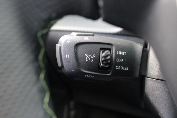 Peugeot 2008 1.2 Hybrid 145PK AUTOMAAT GT PACK | ELEKTRISCH BEDIENBARE BESTUURDERSSTOEL | NAVIGATIE | FULL LED KOPLAMPEN | DRAADLOZE APPLE CARPLAY/ANDROID AUTO | ADAPTIVE CRUISE CONTROL | CAMERA VOOR + ACHTER | CLIMATE CONTROL | LICHTMETALEN VELGEN 17" | KEYLESS ENTRY/START | DAB+ RADIO | ALCANTARA/LEDEREN BEKLEDING  | DODEHOEK DETECTIE | PARKEERSENSOREN VOOR + ACHTER | STOEL VERWARMING | DRAADLOZE TELEFOONLADER |