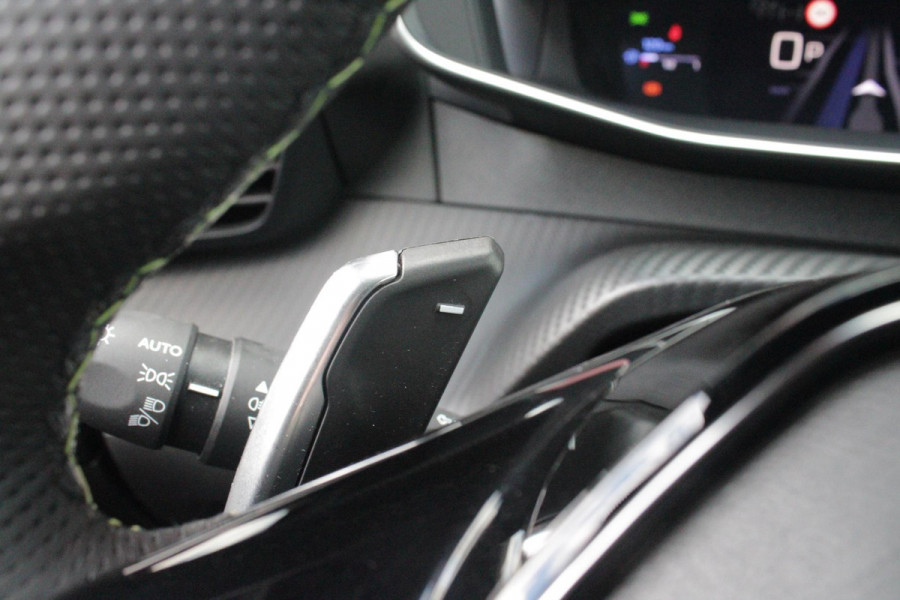 Peugeot 2008 1.2 Hybrid 145PK AUTOMAAT GT PACK | ELEKTRISCH BEDIENBARE BESTUURDERSSTOEL | NAVIGATIE | FULL LED KOPLAMPEN | DRAADLOZE APPLE CARPLAY/ANDROID AUTO | ADAPTIVE CRUISE CONTROL | CAMERA VOOR + ACHTER | CLIMATE CONTROL | LICHTMETALEN VELGEN 17" | KEYLESS ENTRY/START | DAB+ RADIO | ALCANTARA/LEDEREN BEKLEDING  | DODEHOEK DETECTIE | PARKEERSENSOREN VOOR + ACHTER | STOEL VERWARMING | DRAADLOZE TELEFOONLADER |