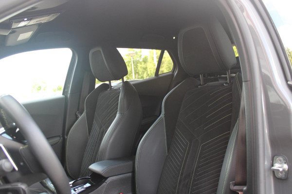 Peugeot 2008 1.2 Hybrid 145PK AUTOMAAT GT PACK | ELEKTRISCH BEDIENBARE BESTUURDERSSTOEL | NAVIGATIE | FULL LED KOPLAMPEN | DRAADLOZE APPLE CARPLAY/ANDROID AUTO | ADAPTIVE CRUISE CONTROL | CAMERA VOOR + ACHTER | CLIMATE CONTROL | LICHTMETALEN VELGEN 17" | KEYLESS ENTRY/START | DAB+ RADIO | ALCANTARA/LEDEREN BEKLEDING  | DODEHOEK DETECTIE | PARKEERSENSOREN VOOR + ACHTER | STOEL VERWARMING | DRAADLOZE TELEFOONLADER |