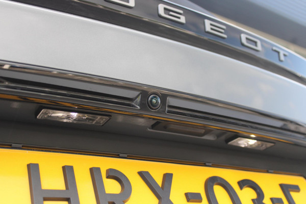 Peugeot 2008 1.2 Hybrid 145PK AUTOMAAT GT PACK | ELEKTRISCH BEDIENBARE BESTUURDERSSTOEL | NAVIGATIE | FULL LED KOPLAMPEN | DRAADLOZE APPLE CARPLAY/ANDROID AUTO | ADAPTIVE CRUISE CONTROL | CAMERA VOOR + ACHTER | CLIMATE CONTROL | LICHTMETALEN VELGEN 17" | KEYLESS ENTRY/START | DAB+ RADIO | ALCANTARA/LEDEREN BEKLEDING  | DODEHOEK DETECTIE | PARKEERSENSOREN VOOR + ACHTER | STOEL VERWARMING | DRAADLOZE TELEFOONLADER |
