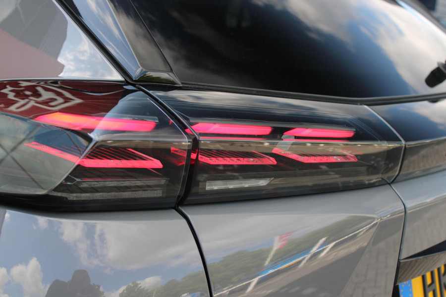 Peugeot 2008 1.2 Hybrid 145PK AUTOMAAT GT PACK | ELEKTRISCH BEDIENBARE BESTUURDERSSTOEL | NAVIGATIE | FULL LED KOPLAMPEN | DRAADLOZE APPLE CARPLAY/ANDROID AUTO | ADAPTIVE CRUISE CONTROL | CAMERA VOOR + ACHTER | CLIMATE CONTROL | LICHTMETALEN VELGEN 17" | KEYLESS ENTRY/START | DAB+ RADIO | ALCANTARA/LEDEREN BEKLEDING  | DODEHOEK DETECTIE | PARKEERSENSOREN VOOR + ACHTER | STOEL VERWARMING | DRAADLOZE TELEFOONLADER |