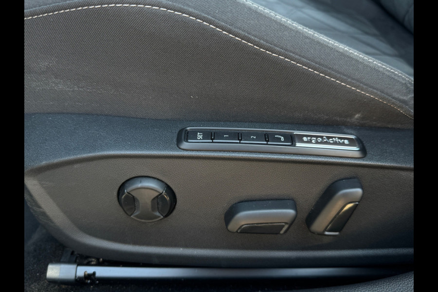 Volkswagen Golf eHybrid PHEV 204PK DSG STYLE NAVI/CAMERA/CARPLAY