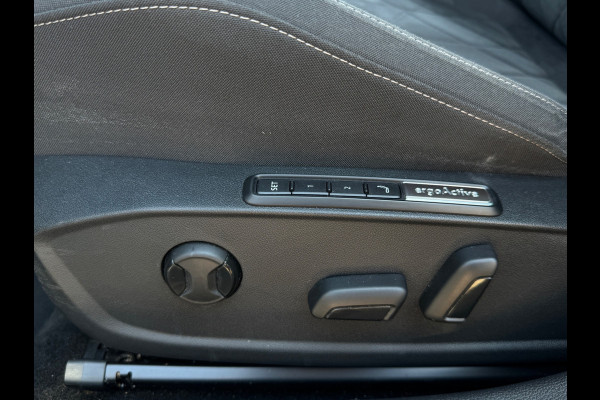 Volkswagen Golf eHybrid PHEV 204PK DSG STYLE NAVI/CAMERA/CARPLAY