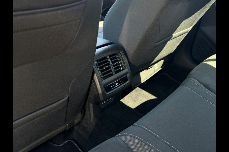 Volkswagen Golf eHybrid PHEV 204PK DSG STYLE NAVI/CAMERA/CARPLAY