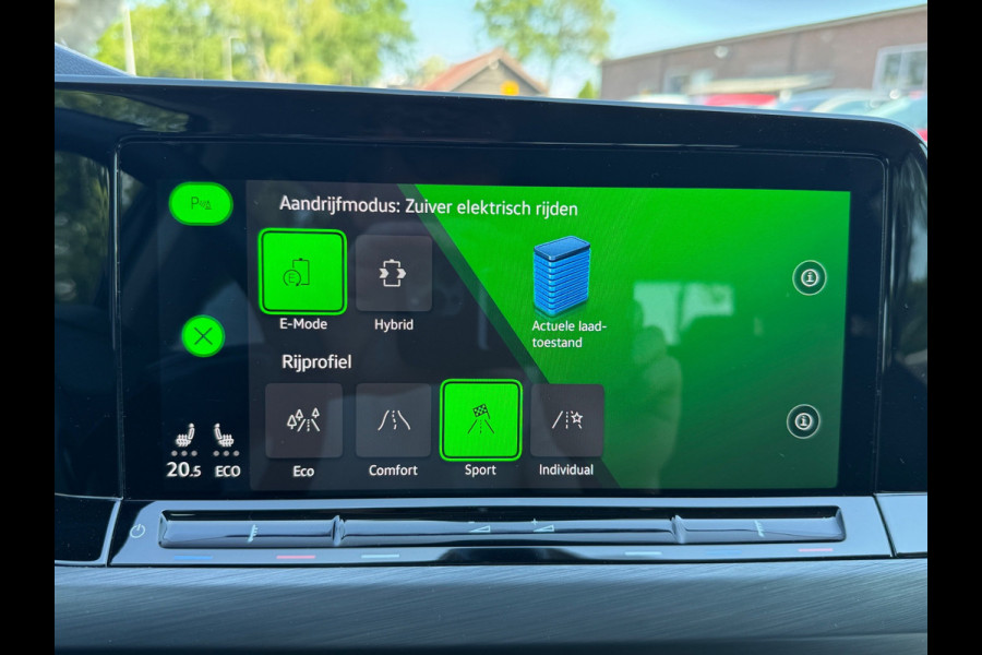 Volkswagen Golf eHybrid PHEV 204PK DSG STYLE NAVI/CAMERA/CARPLAY