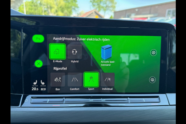 Volkswagen Golf eHybrid PHEV 204PK DSG STYLE NAVI/CAMERA/CARPLAY