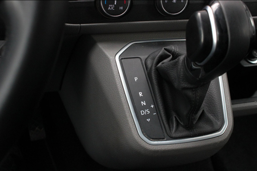 Volkswagen Transporter 2.0 TDI L2H1 150PK JB- EDITION DSG / PDC / VERLAGINGSVEREN / LEDEREN BEKLEDING / FULL / APPLE CARPLAY /NAVI