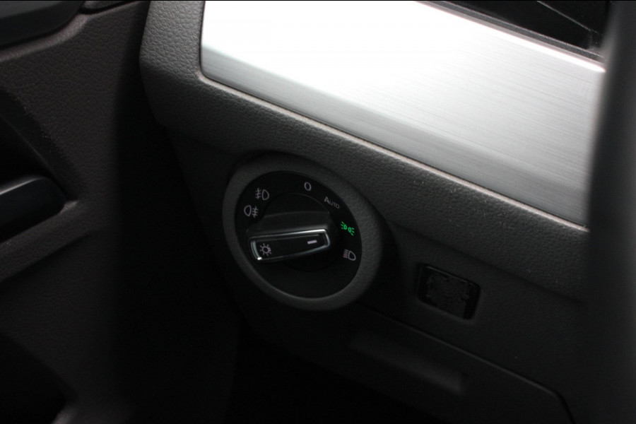 Volkswagen Transporter 2.0 TDI L2H1 150PK JB- EDITION DSG / PDC / VERLAGINGSVEREN / LEDEREN BEKLEDING / FULL / APPLE CARPLAY /NAVI