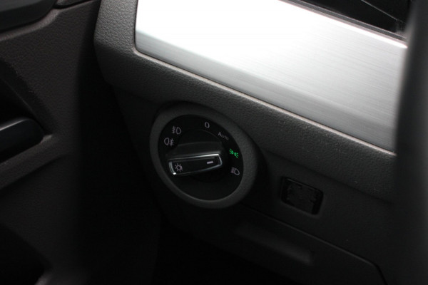 Volkswagen Transporter 2.0 TDI L2H1 150PK JB- EDITION DSG / PDC / VERLAGINGSVEREN / LEDEREN BEKLEDING / FULL / APPLE CARPLAY /NAVI