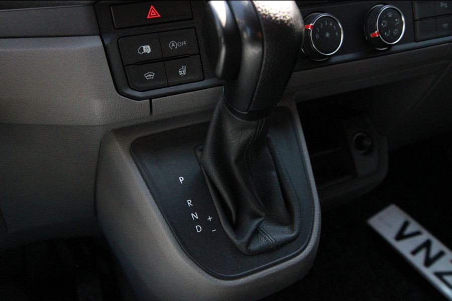 Volkswagen Crafter 35 2.0 TDI L3H3 DC / 6 pers / AUTOMAAT / Trekhaak / Camera