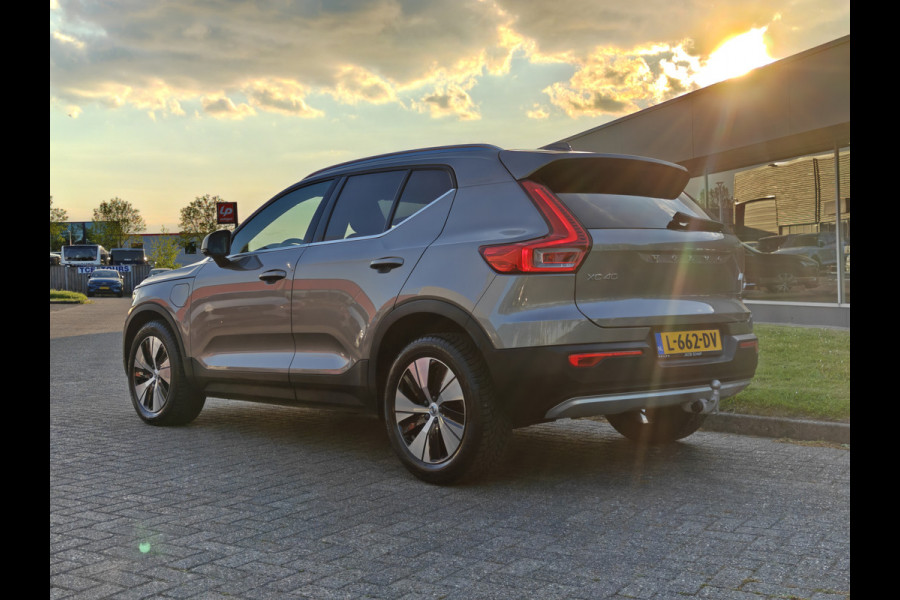 Volvo XC40 T4 211PK Plug-in Hybrid Inscription Expression | Trekhaak | BLIS | Camera Achter | Stoel & Stuur verwarm. | 18'' |